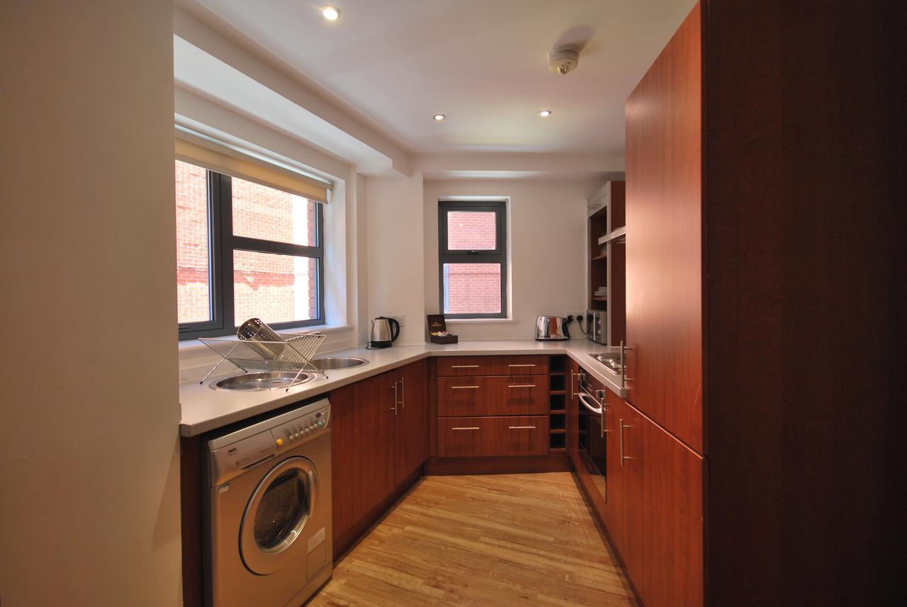 Atana Apartments Manchester Exterior photo